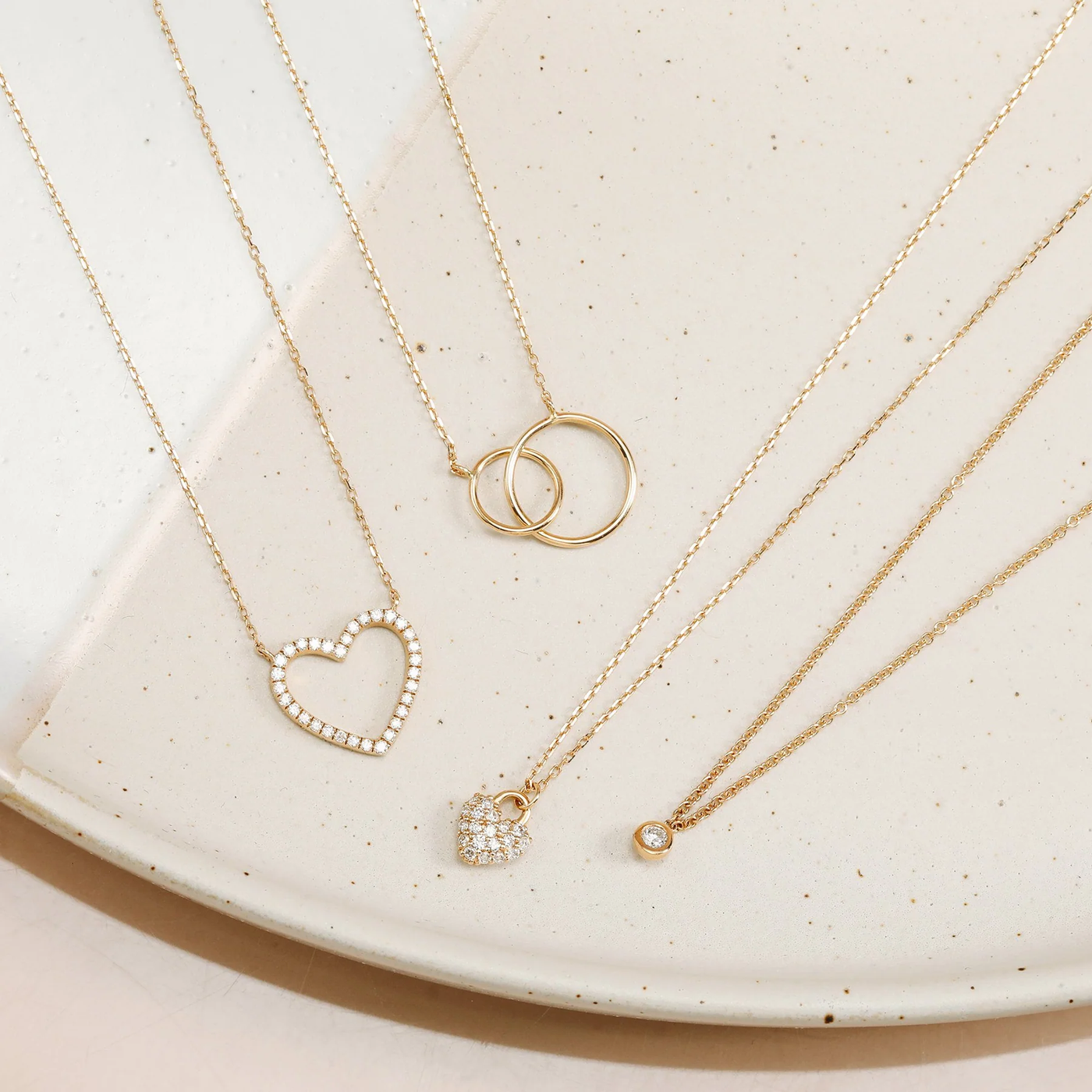 HELEN | Interlinked Circles Necklace