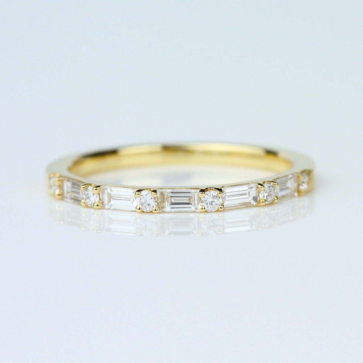 Parade Alternating Round & Baguette Diamond Band