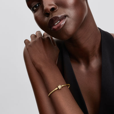 Pandora Sparkling Barrel Clasp Bangle