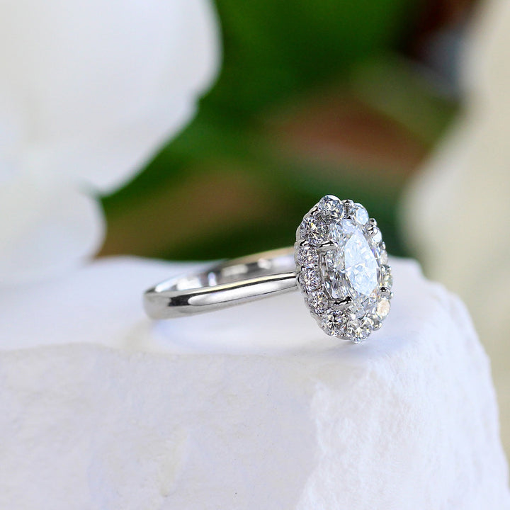LC - 0.94 CT, 18KW Oval Diamond Halo Ring – Elisa Ilana