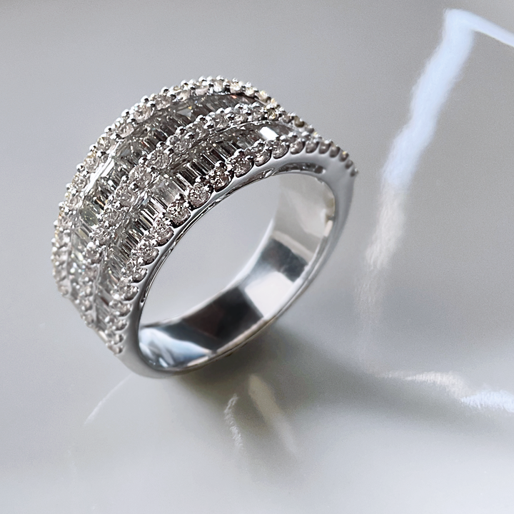 14k WG, 1.281 CT Baguette Dia, 0.724 CT Round Dia Ring