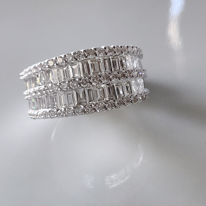 14k WG, 1.281 CT Baguette Dia, 0.724 CT Round Dia Ring