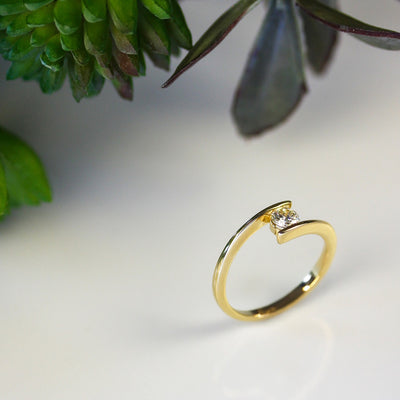 14KY Split Shank .30CT Diamond Ring