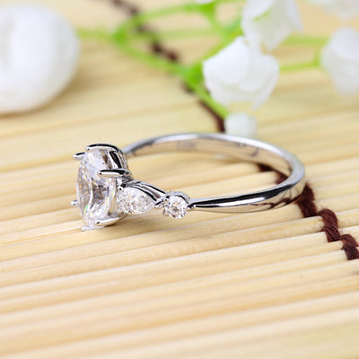 Parade Oval Center Diamond Engagement Ring