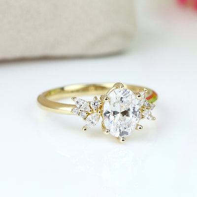 Parade 14k Gold Oval Center Engagement Ring