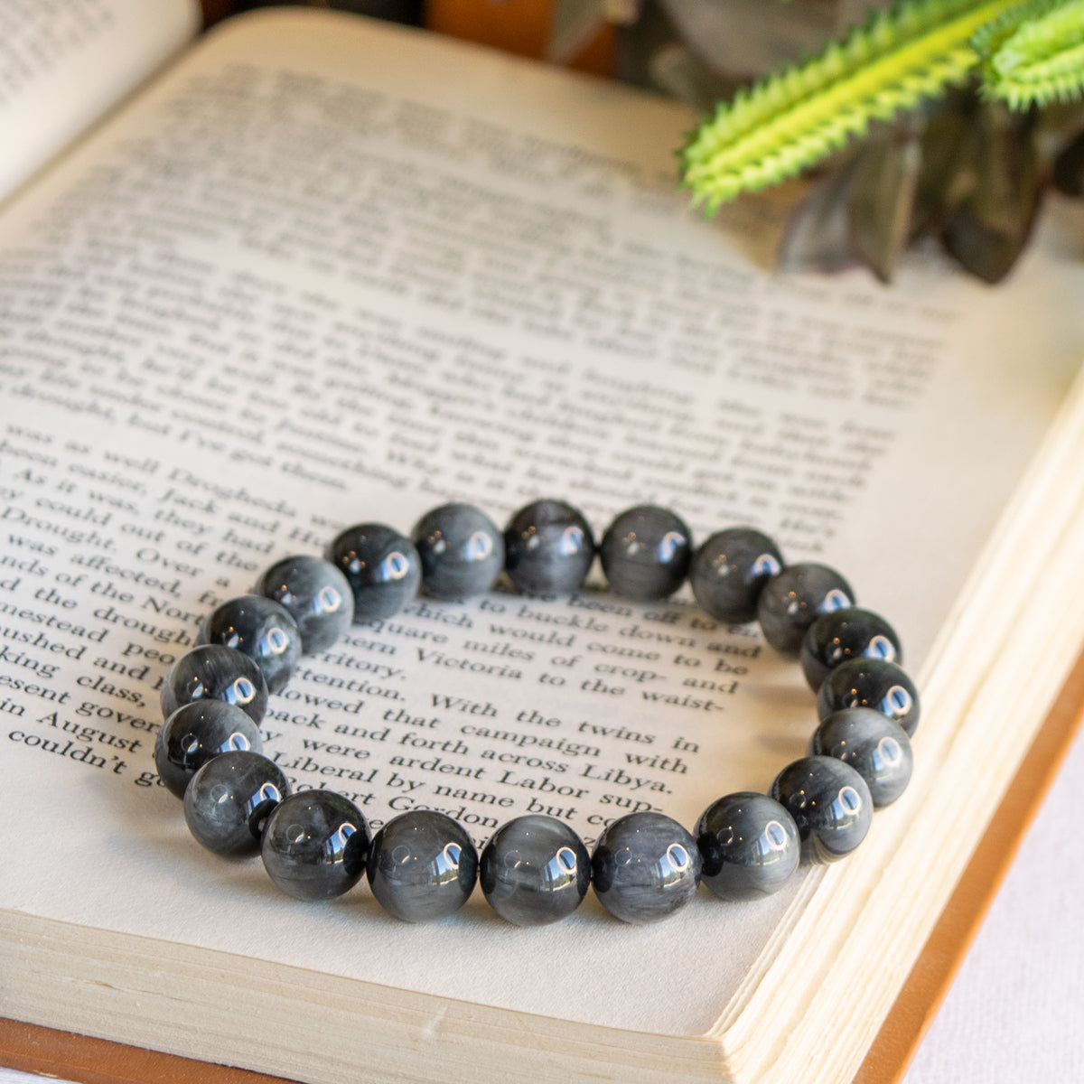 Cat's Eye Stretch Bracelet