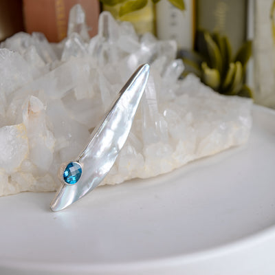 Black Lipped Oyster Icicle Shape X-Large with 9x7mm Oval London Blue topaz Approx 2.51ct