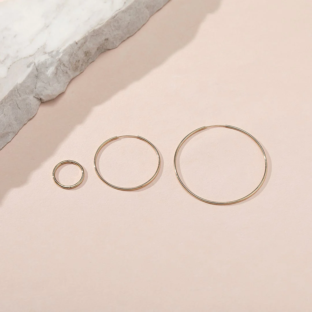 Alex | Medium Endless Single Hoop Earring