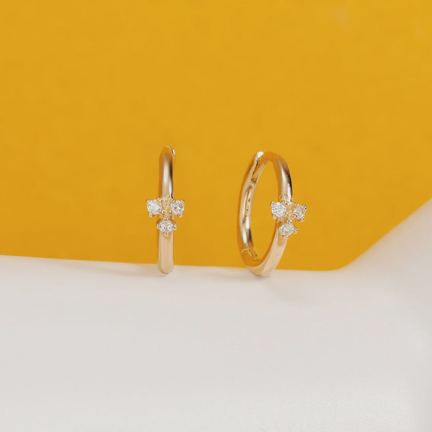 CLOVER | Single Diamond Huggie Hoop