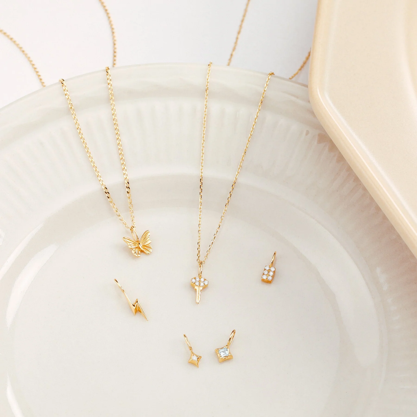 TWIRL | Diamond Rhombus Charm