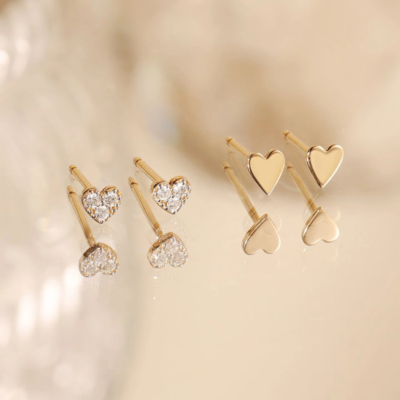 MINNIE | Heart Studs