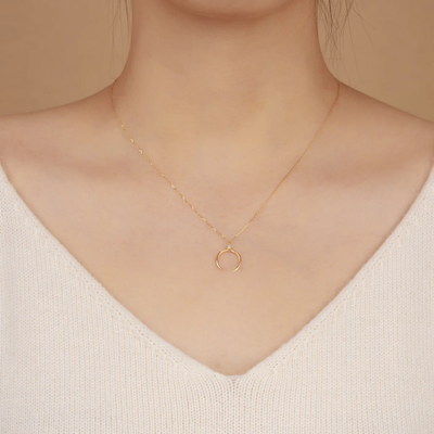 GLORIA | Diamond Arc Necklace