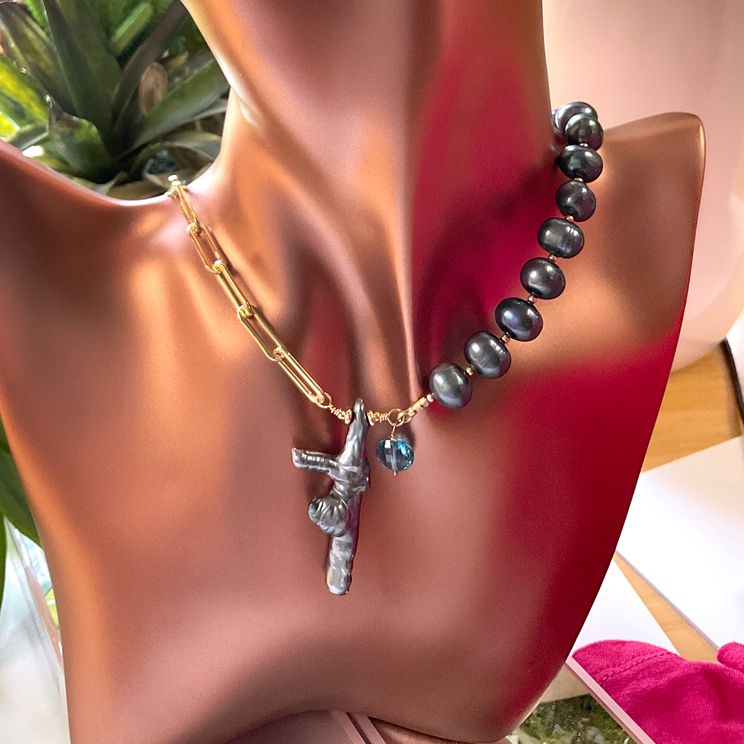 Asymmetrical Pearl & Paperclip Chain Necklace