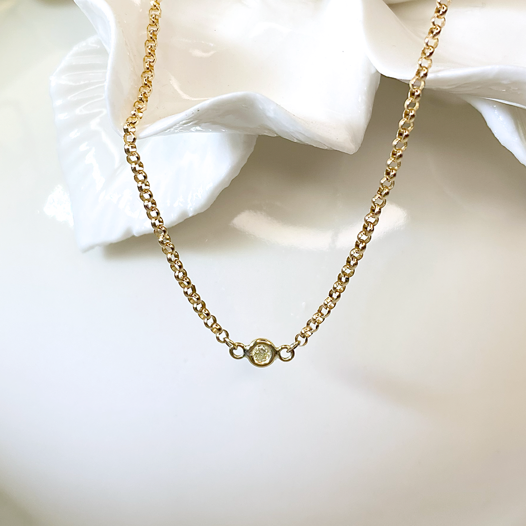 Gold Chain w/ Diamond Center