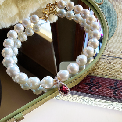 Pearl Necklace with Garnet Pendant