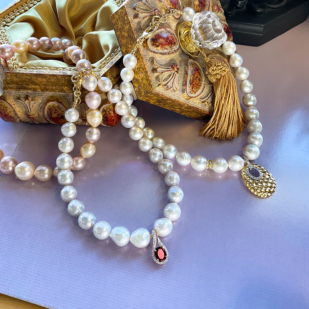 Pearl Necklace with Garnet Pendant