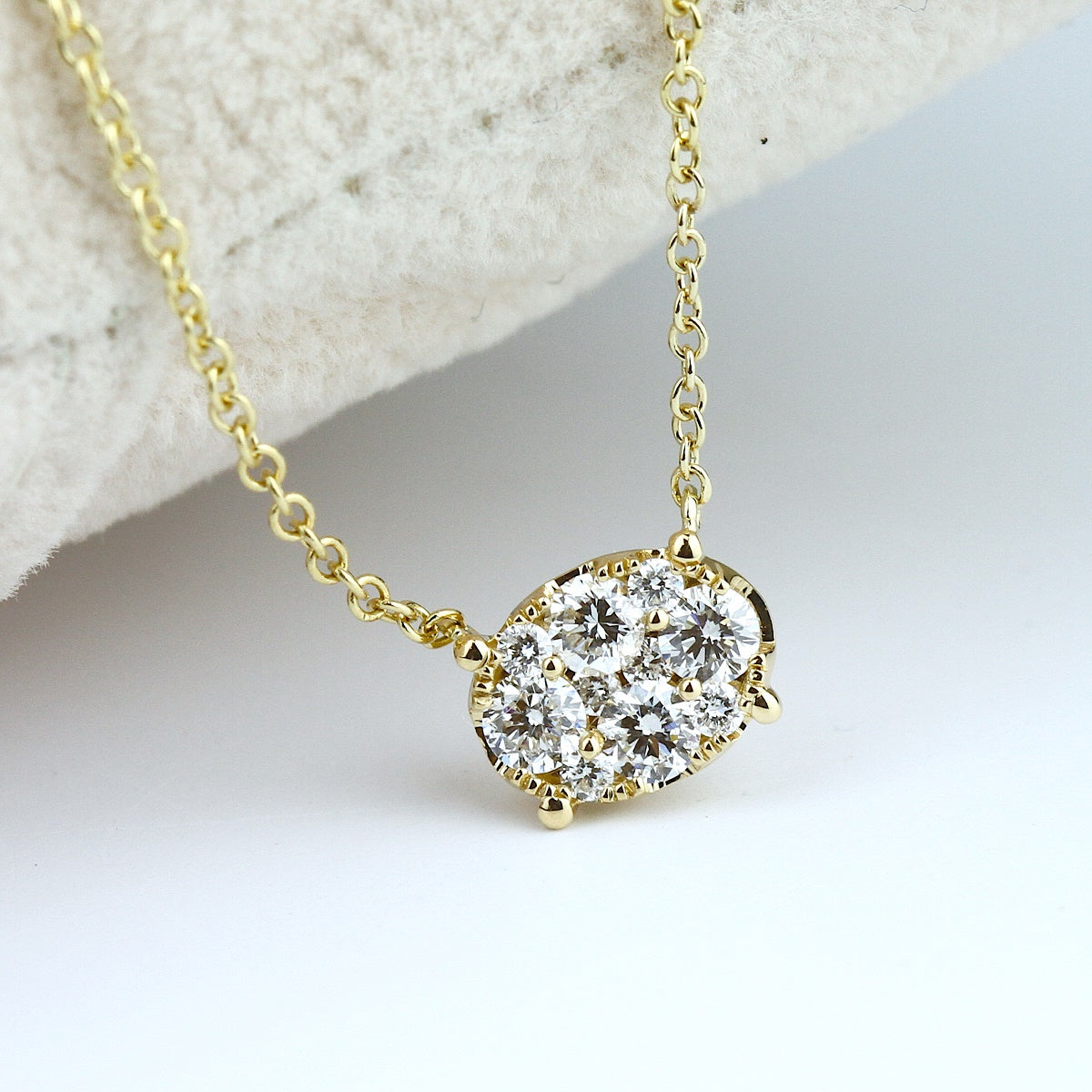 Parade 18KY Oval Cluster Diamond Necklace