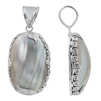 Mother of Pearl Necklace Pendnat